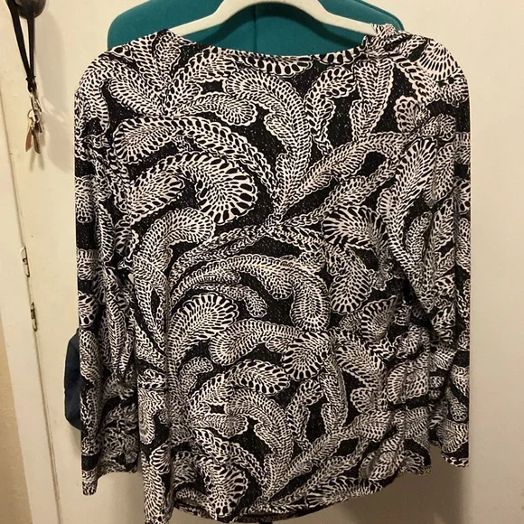 Vintage Black & White Cowl Front Top long sleeves silky feel Lg by Rafaela - Picture 5 of 5